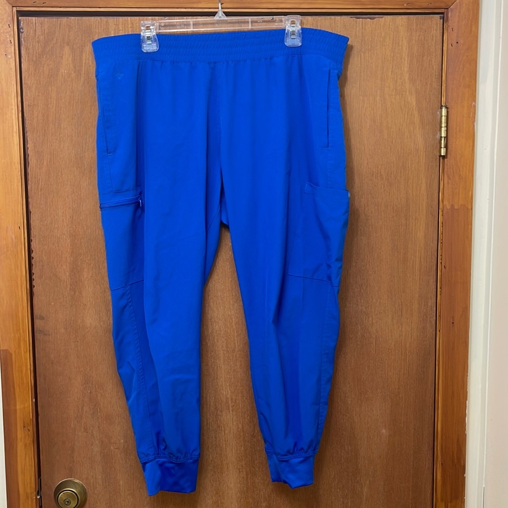 Med Couture Energy Jogger scrub pant